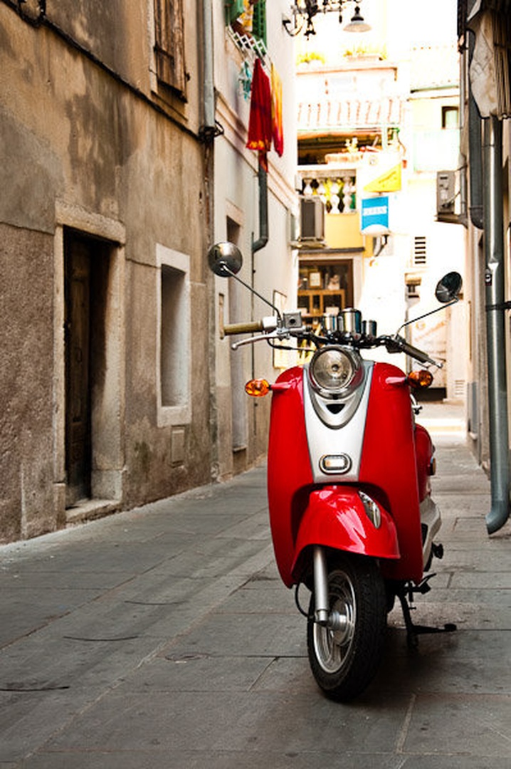 Vespa by Andrej Kastrin