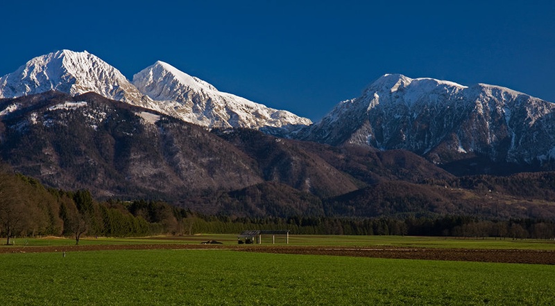 Zasnežene gore by Primoz