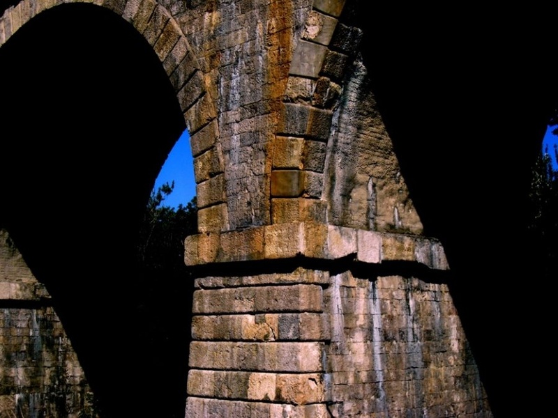 Old bridge by Tadej Vetrih