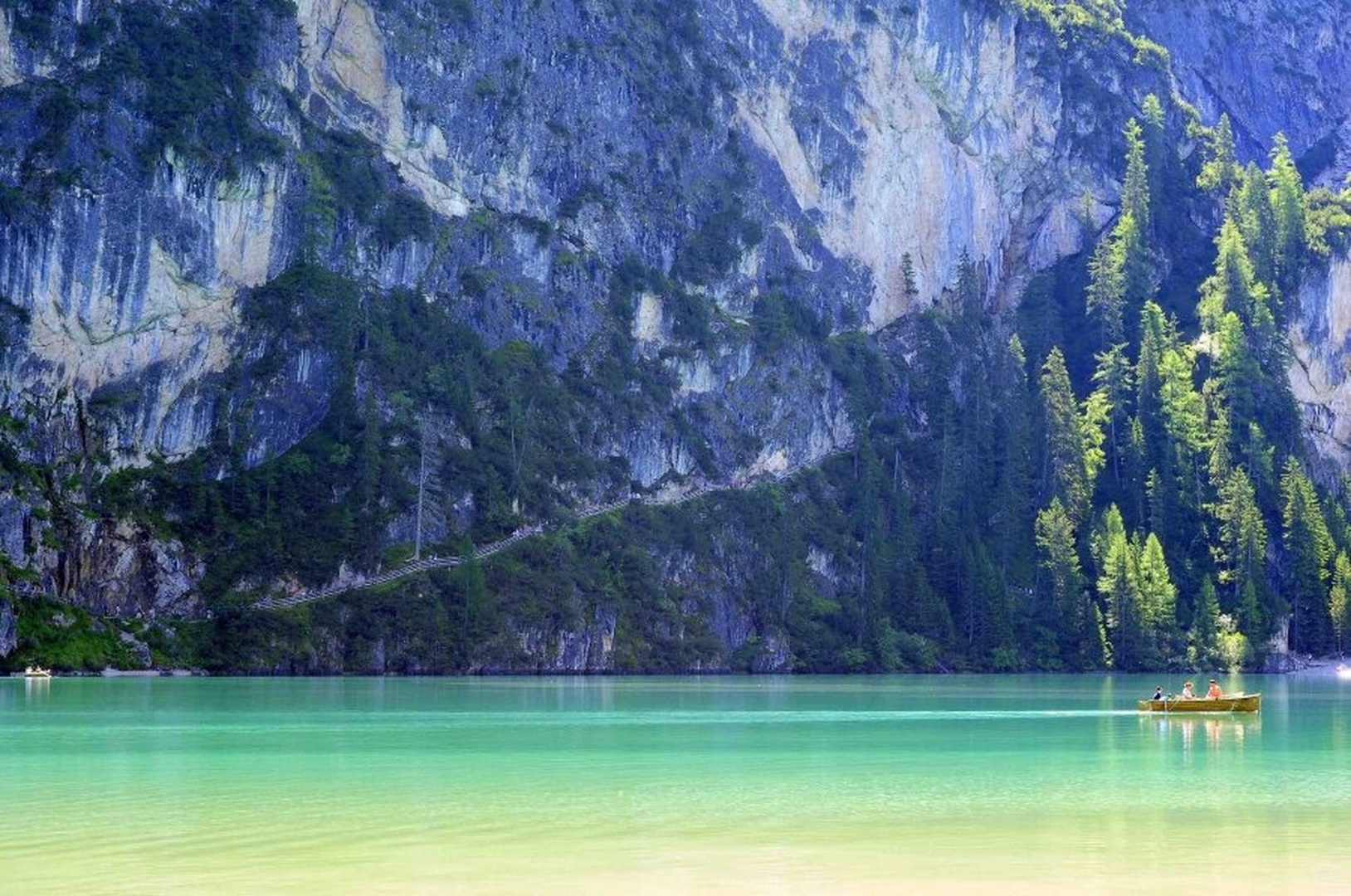 Lake Braies by Elcuho