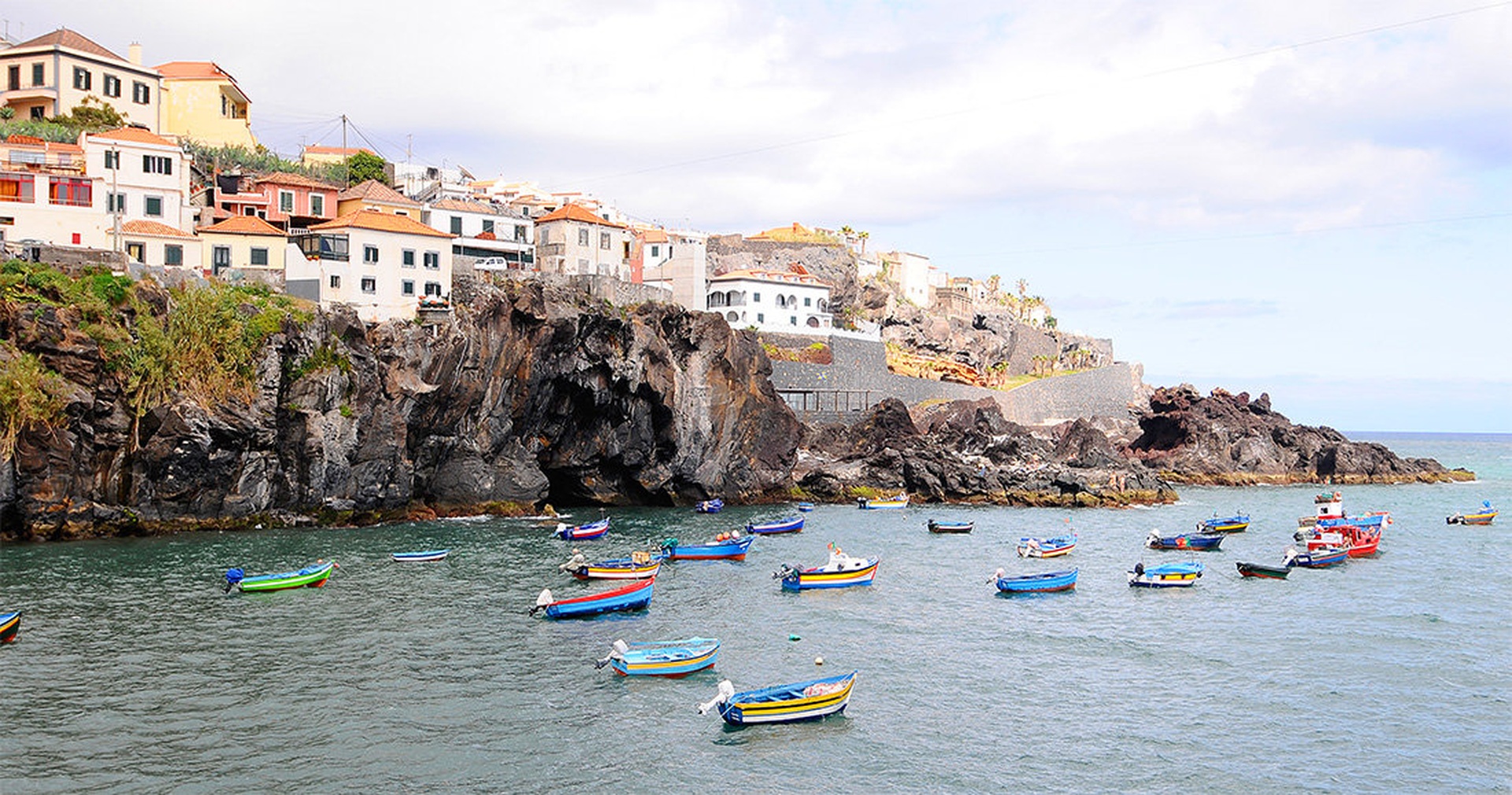 Câmara de Lobos by Elcuho