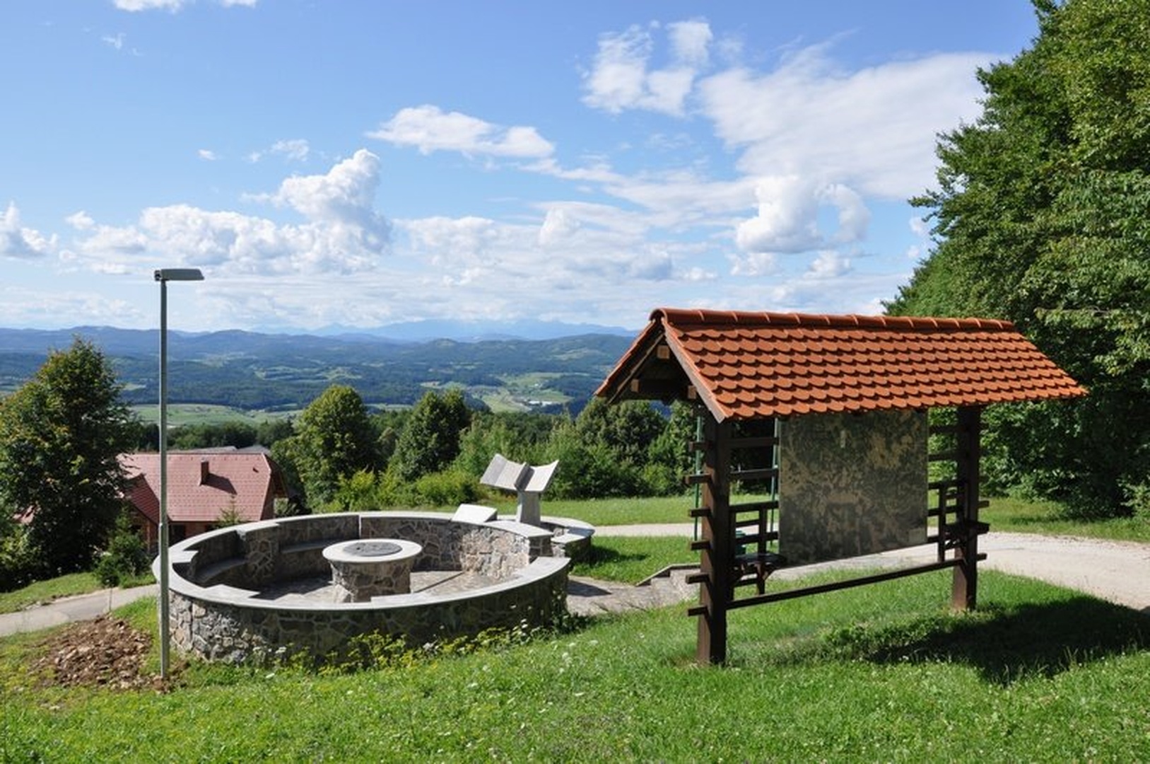 Obeležje 15. poldnevnika by Marjan