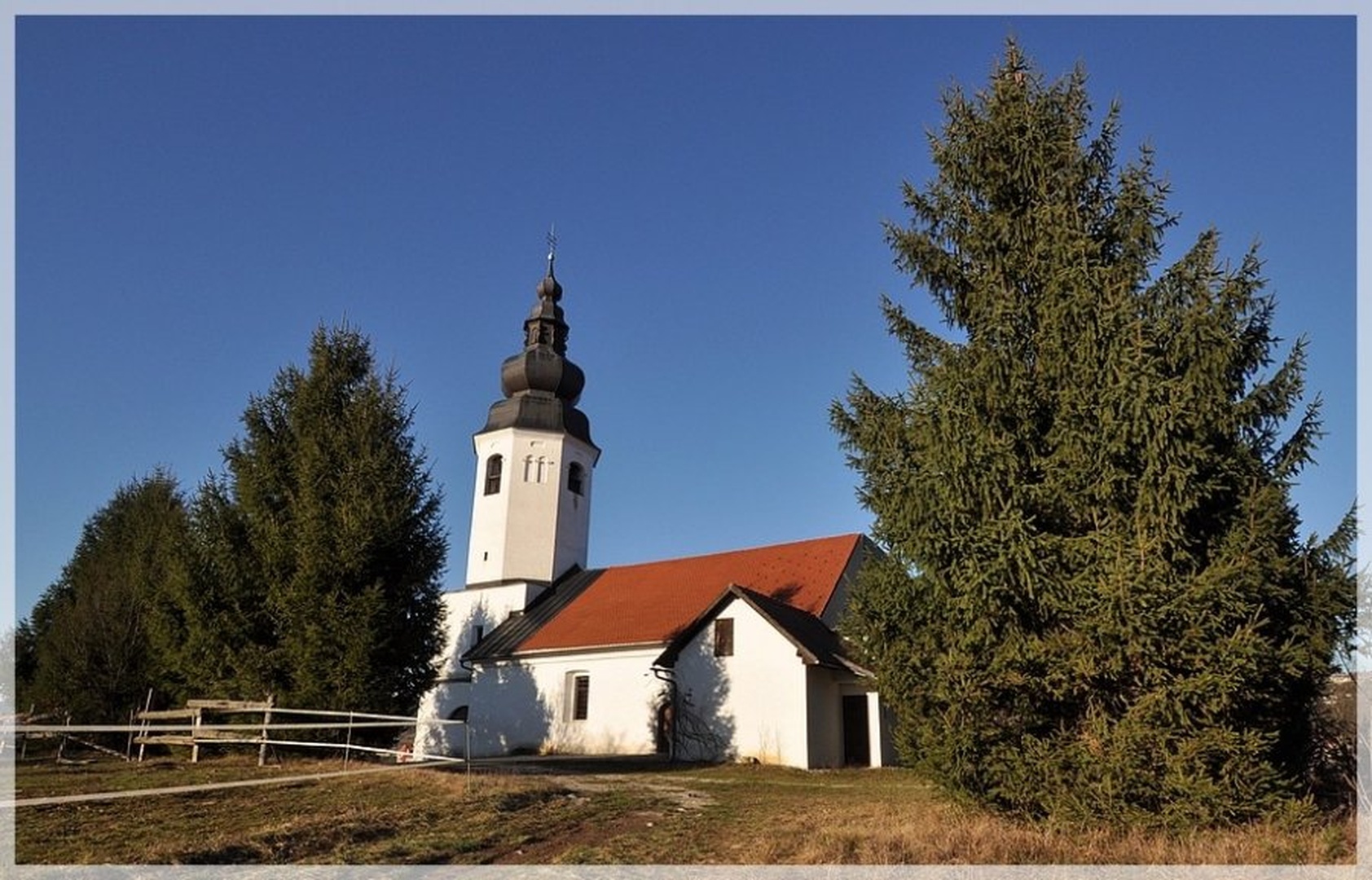 Podružnična cerkev Žužemberk by Marjan