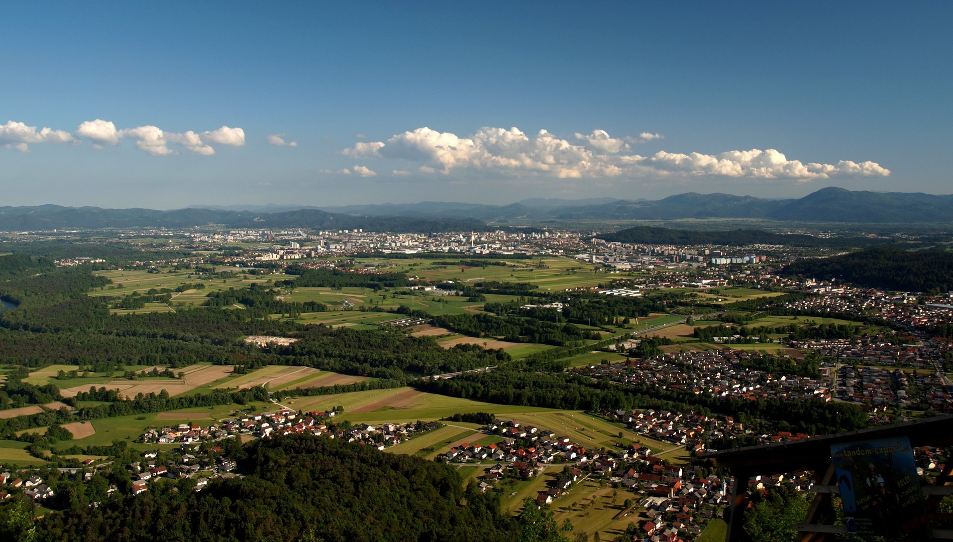Ljubljanska kotlina by Franci Medved