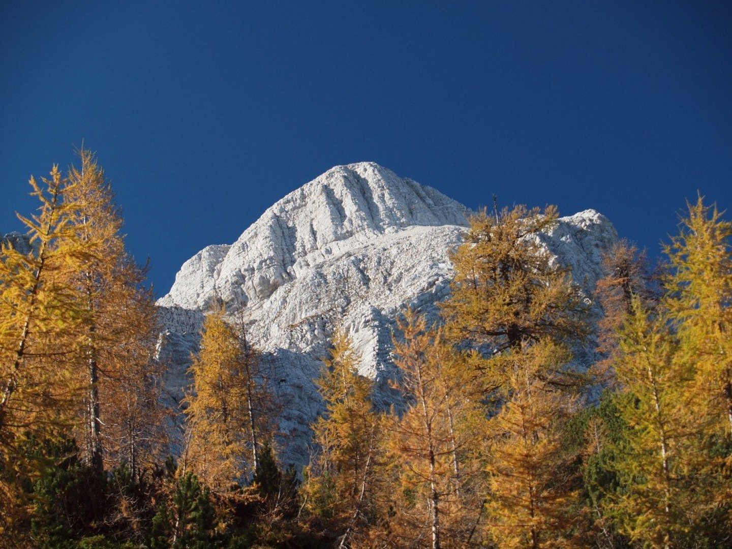 Mojstrovka by Franci Medved