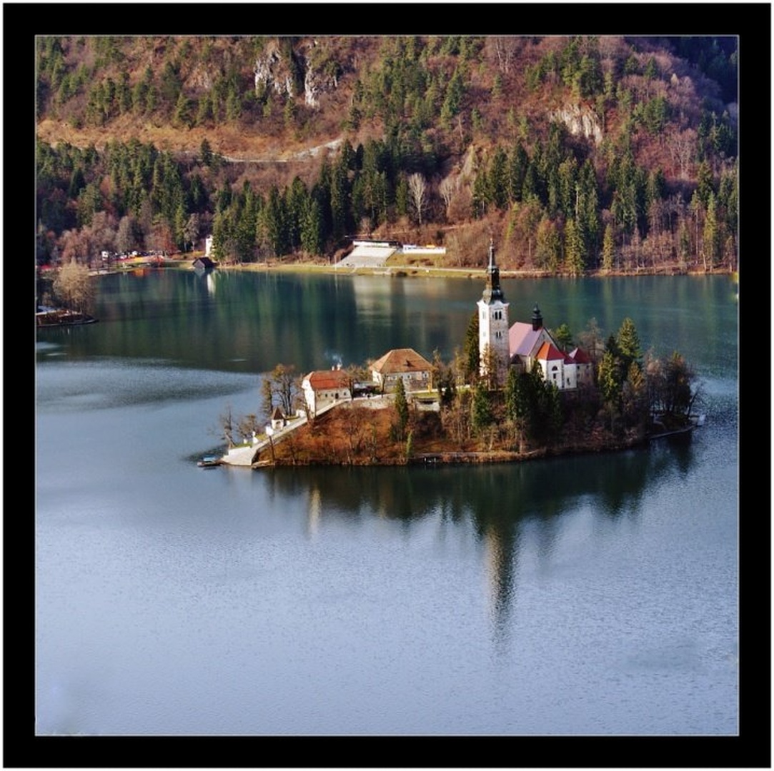 Blejski otok by Aleš Kljakič