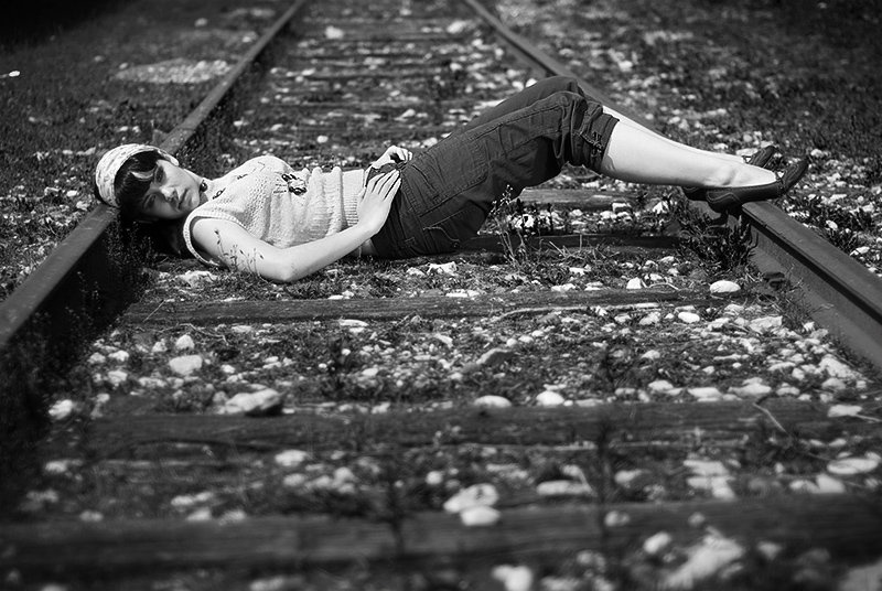 Die, die my darling by Gregor Harih