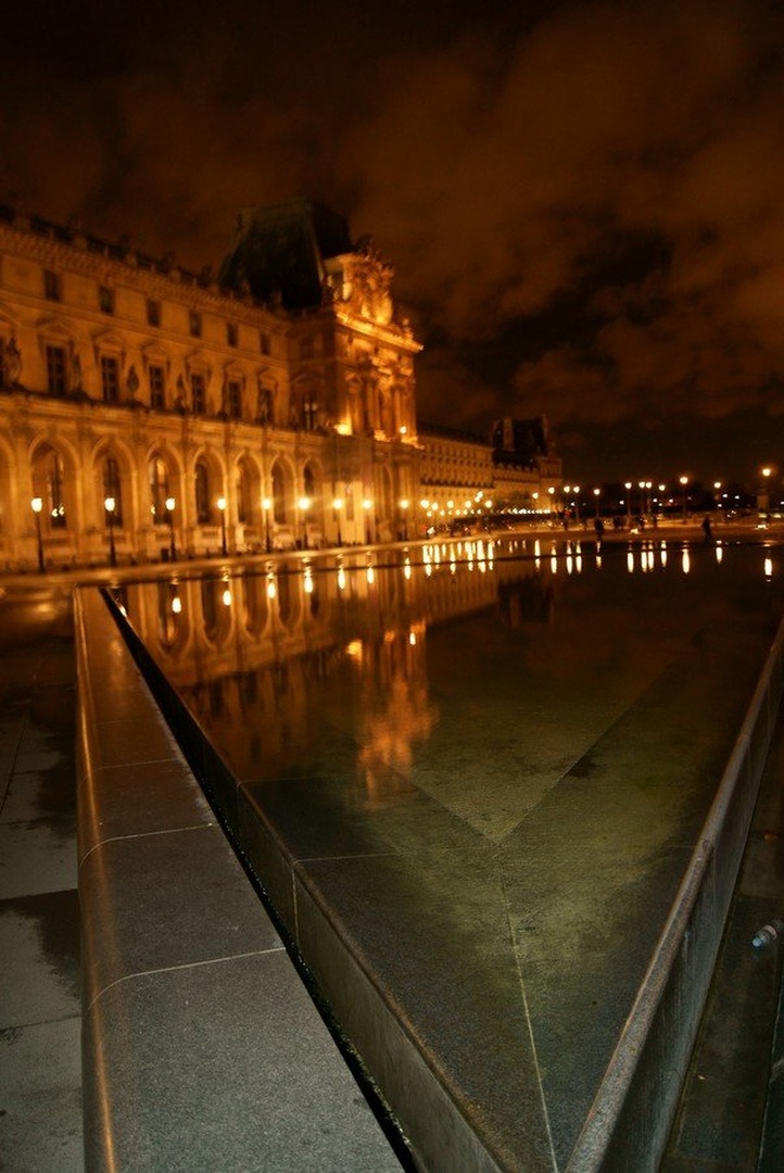 louvre by bojan