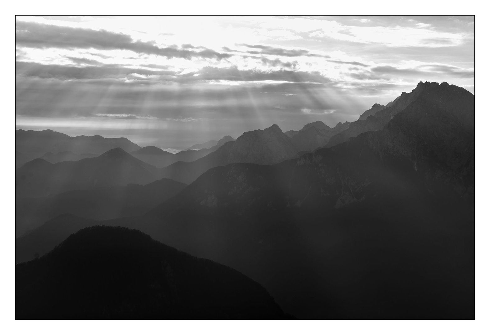 Jutro na Storžiču by Matjaž Guček