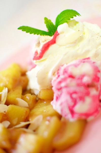Karameliziran ananas by Sara
