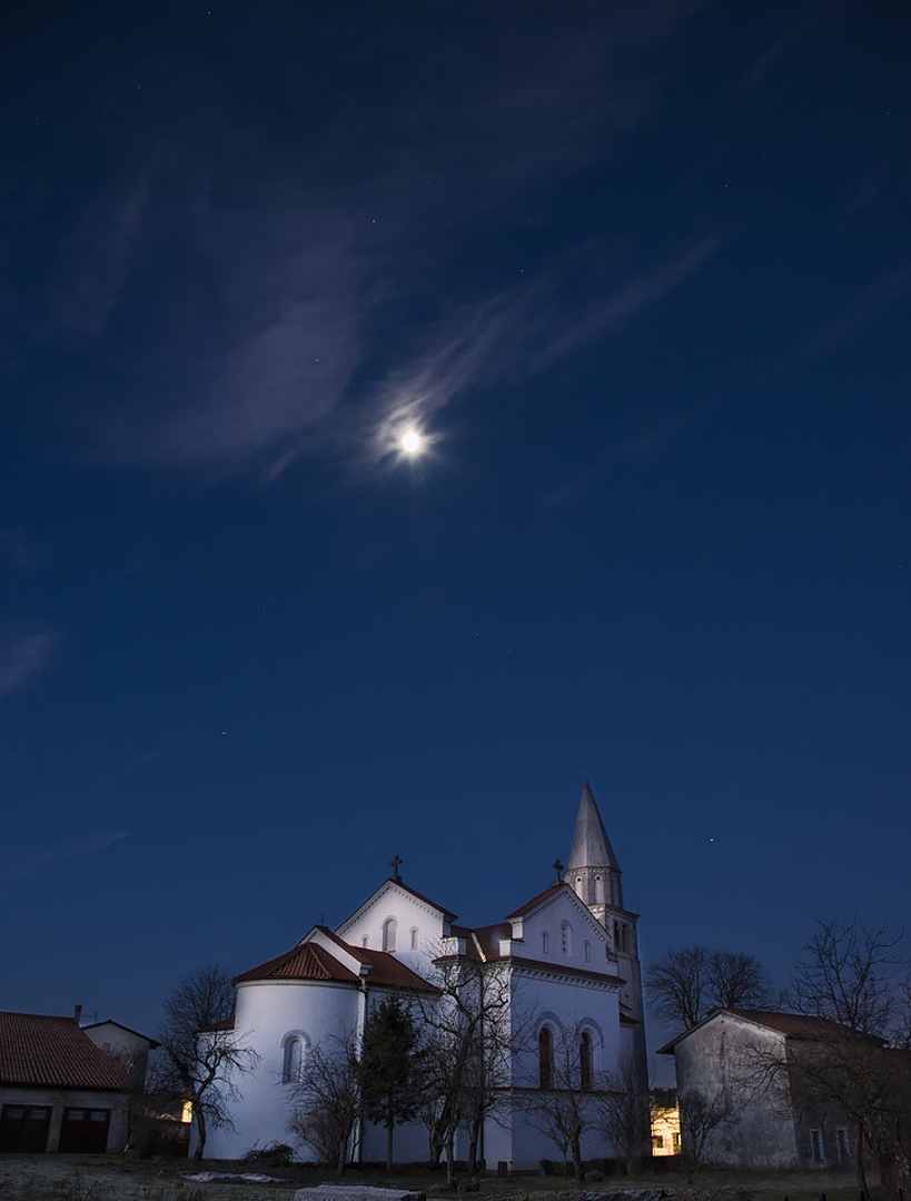 Škrbinska cerkev by Kostja Prinčič