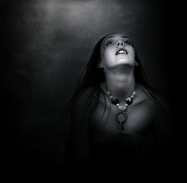 Venenum in Pendant by Iva Petrovic