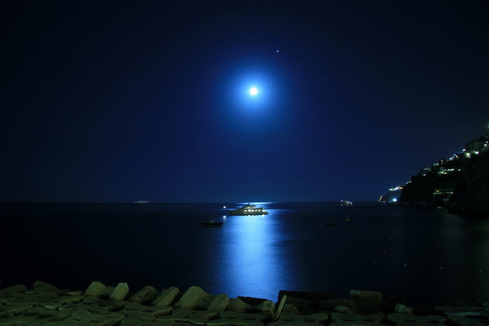 Amalfi - moonlight by Dmitry