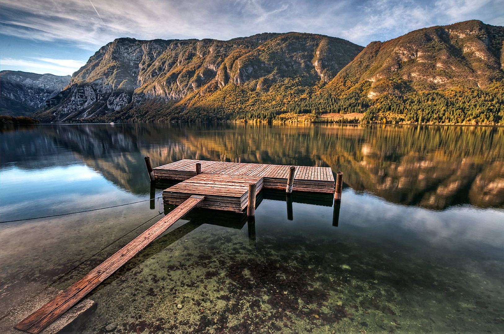 Bohinjsko jezero by Niko Teran