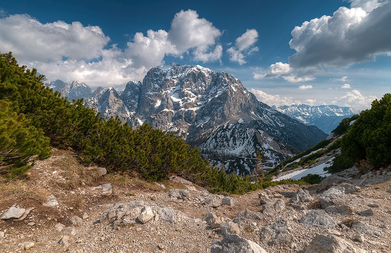 Pogled na Prisojnik by Niko Teran