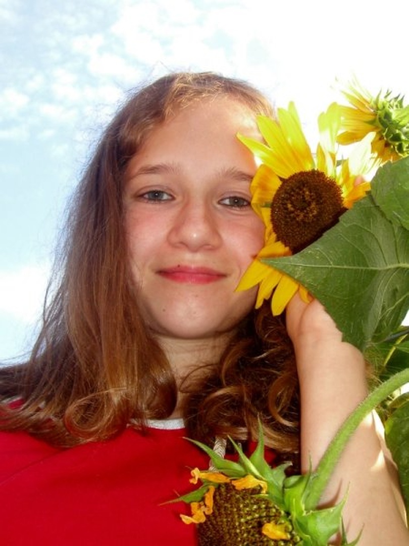 mateja & sunflower by Nastja