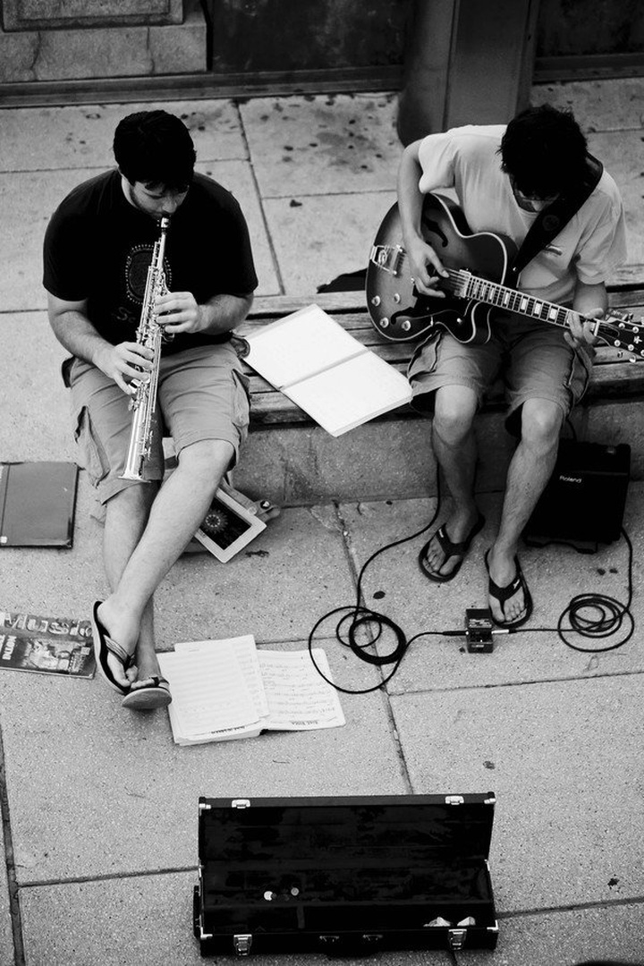 Street musicians by luka567