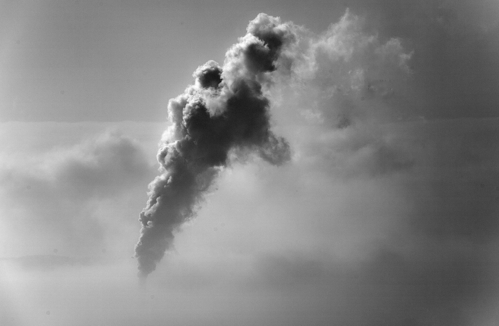 Smoke in the sky by luka567