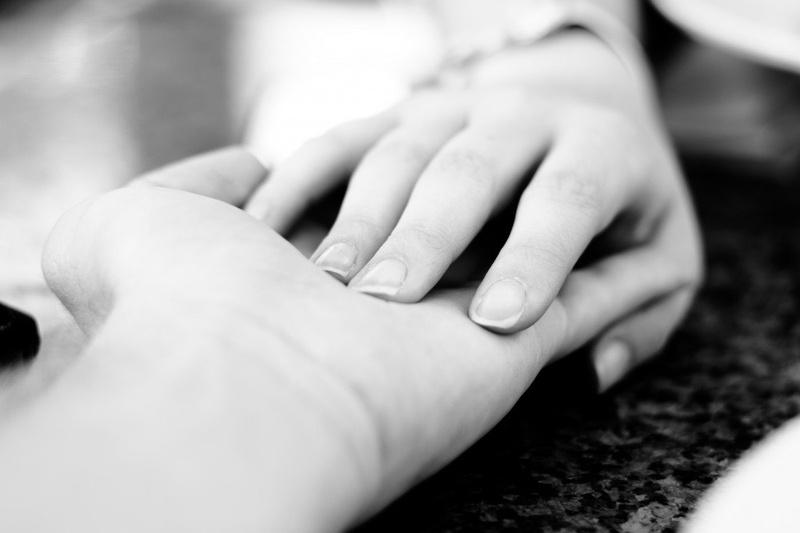I want to hold your hand by luka567