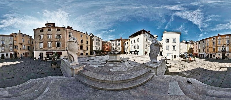 Piran, prvomajski trg by Pano Si
