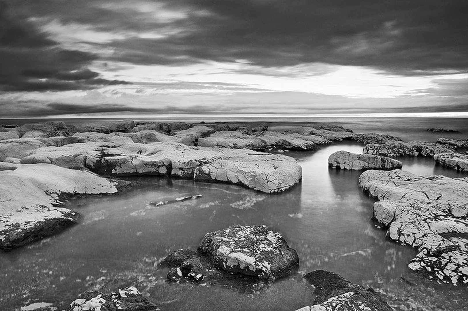 Umag v črno belem večeru by Inaya
