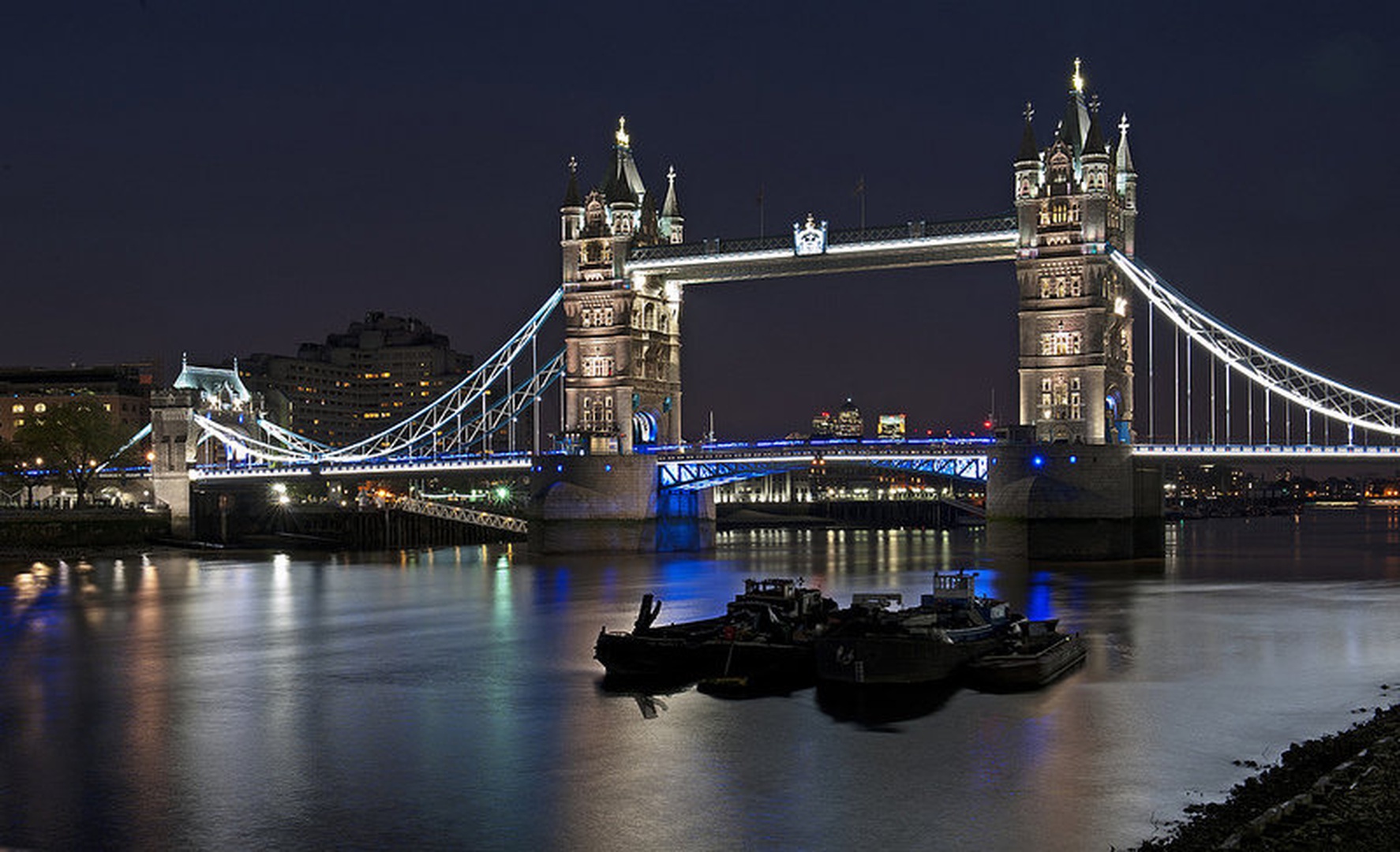Tower Bridge by Inaya