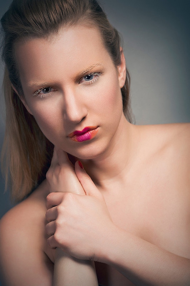 The look by Inaya