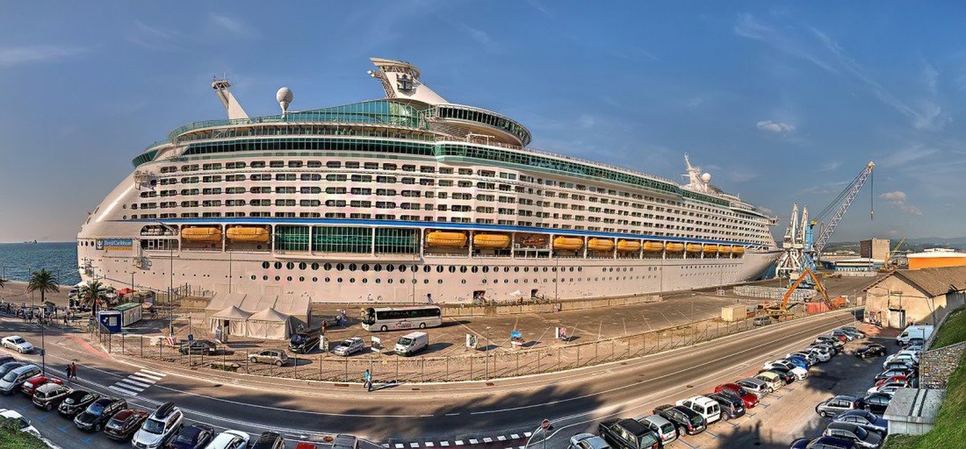 Royal Caribbean Voyager of the Seas by Andraž Martinšek