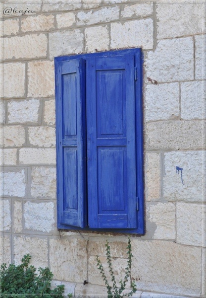 blue window by Kaja