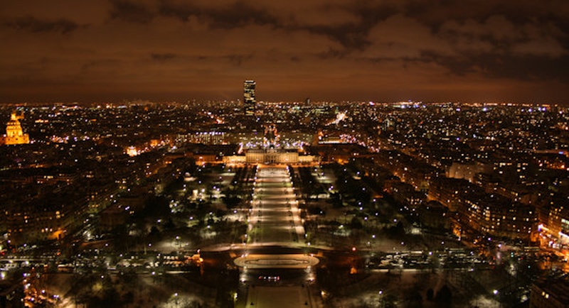 Pariz by night by Vasilij Jenko