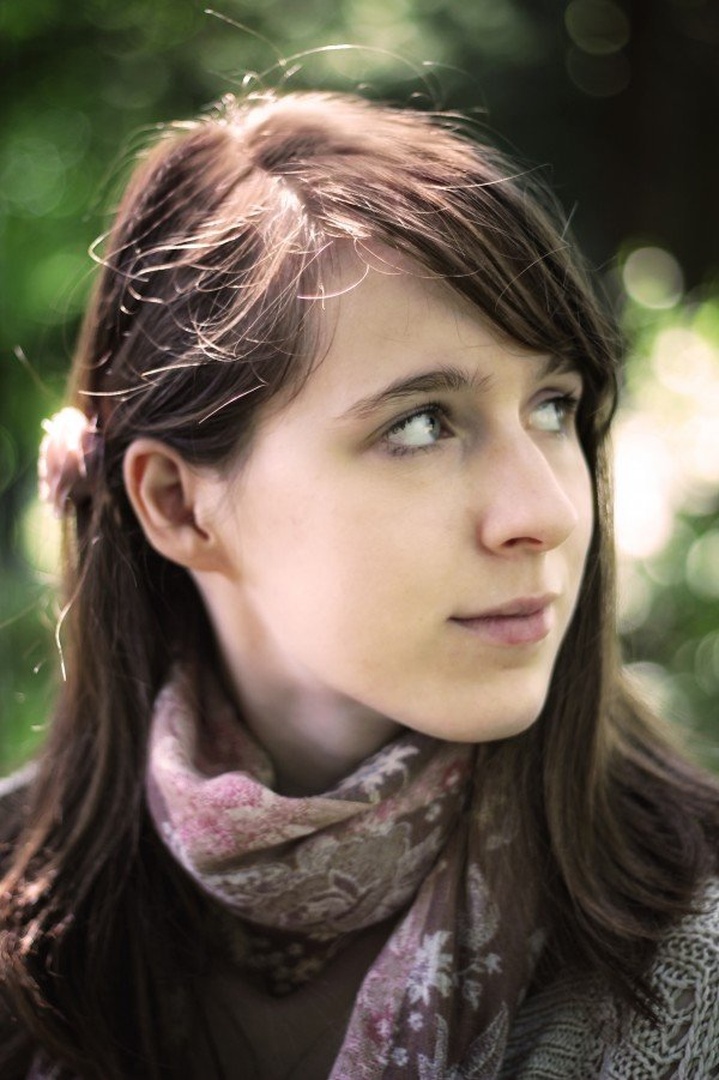 Sara by Simon Bregar
