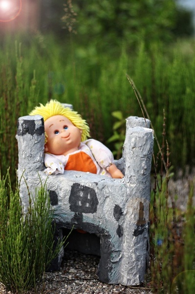 Waiting for her princ to come... by Simon Bregar