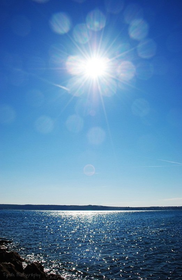 Sun is shining by Tina