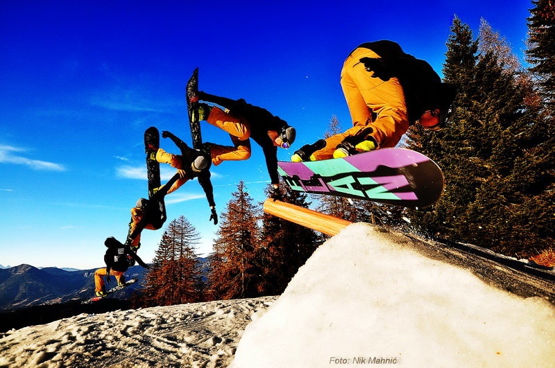 snowboarding by nik mahnič