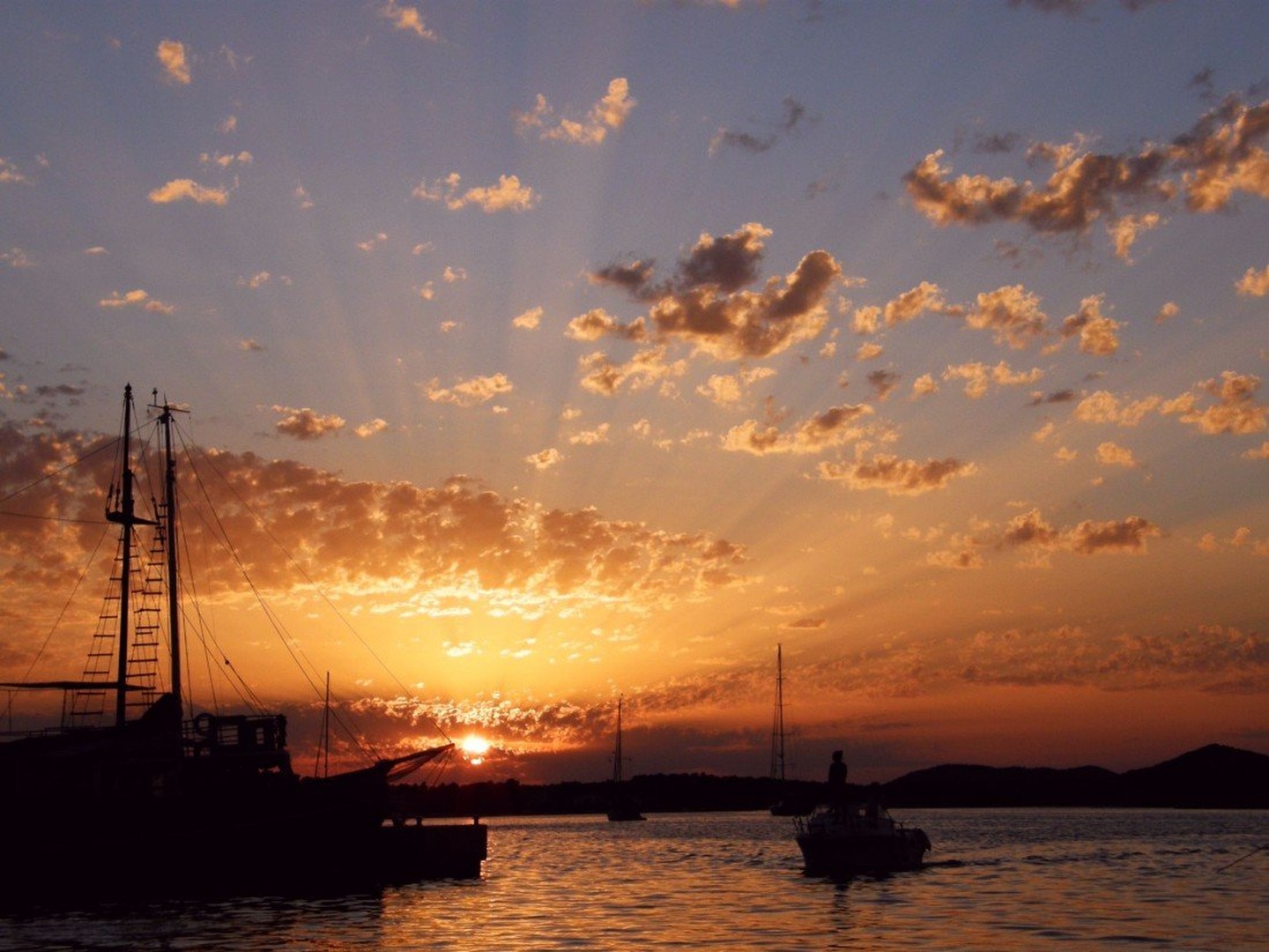 beautiful sunset by Lara