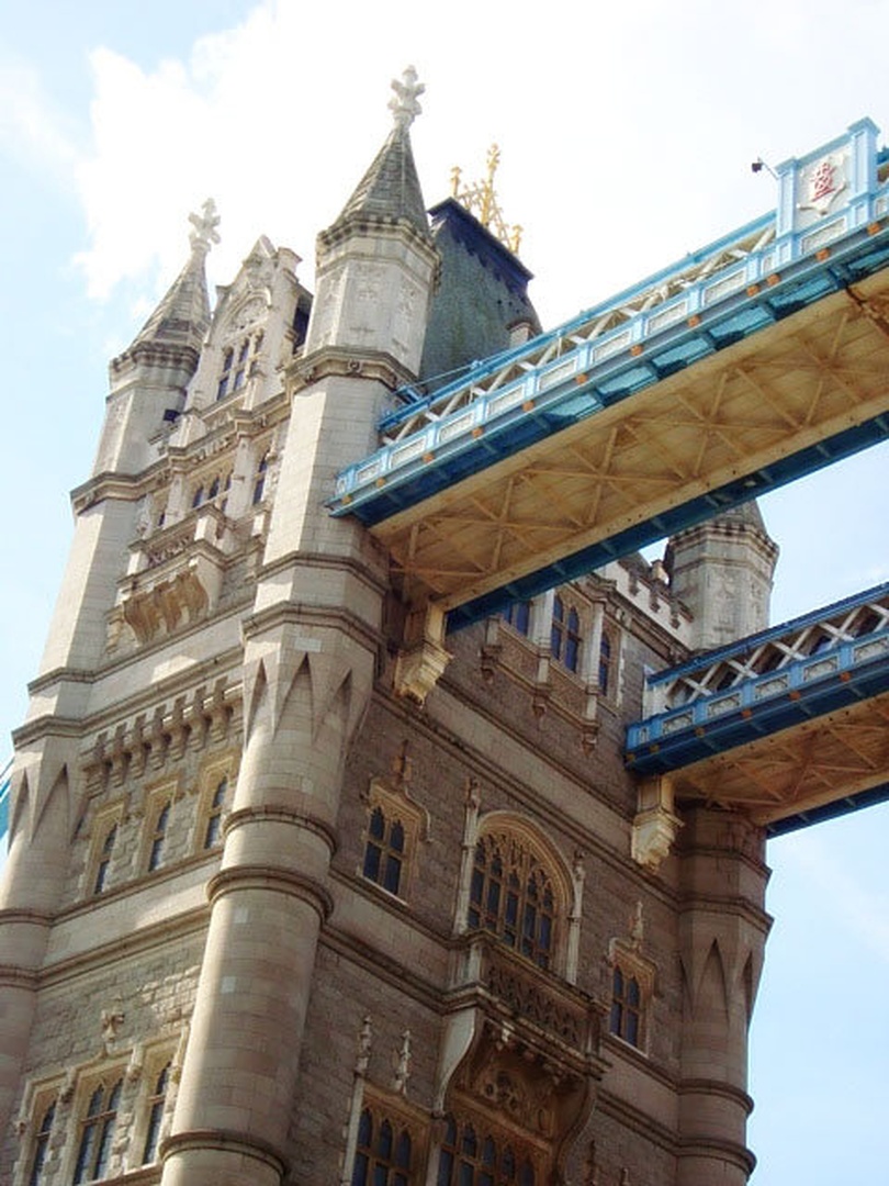 London by Ema Kuster
