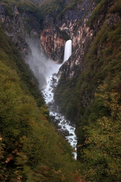 Boka waterfall in autumn by Uroš Kenda