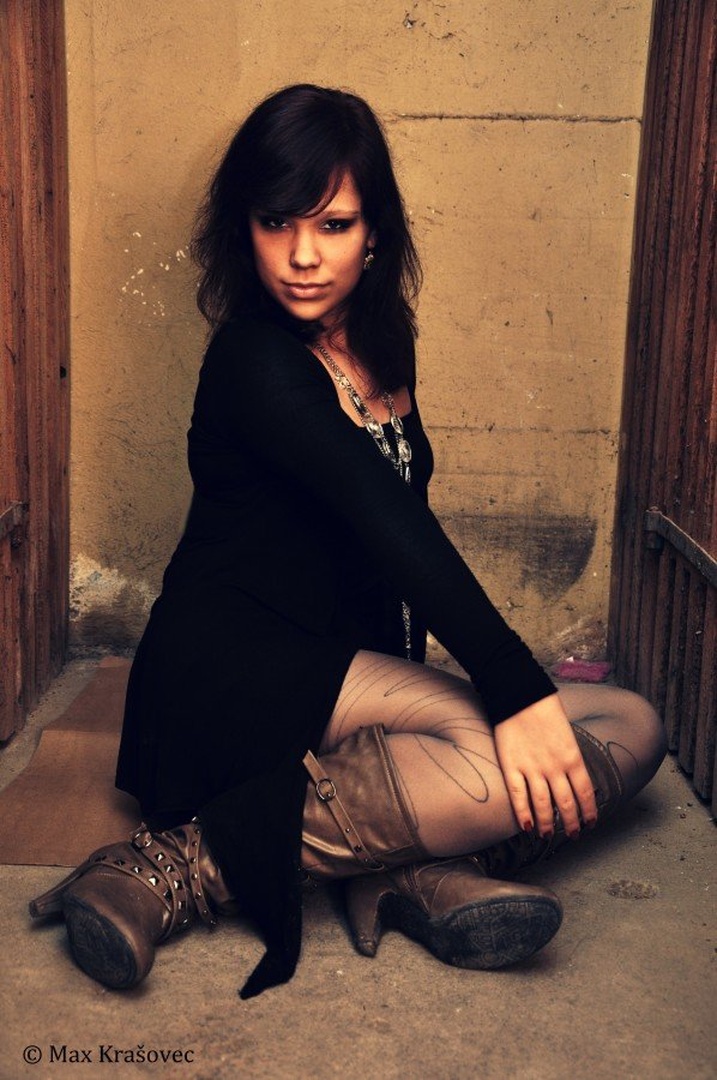 Nina by