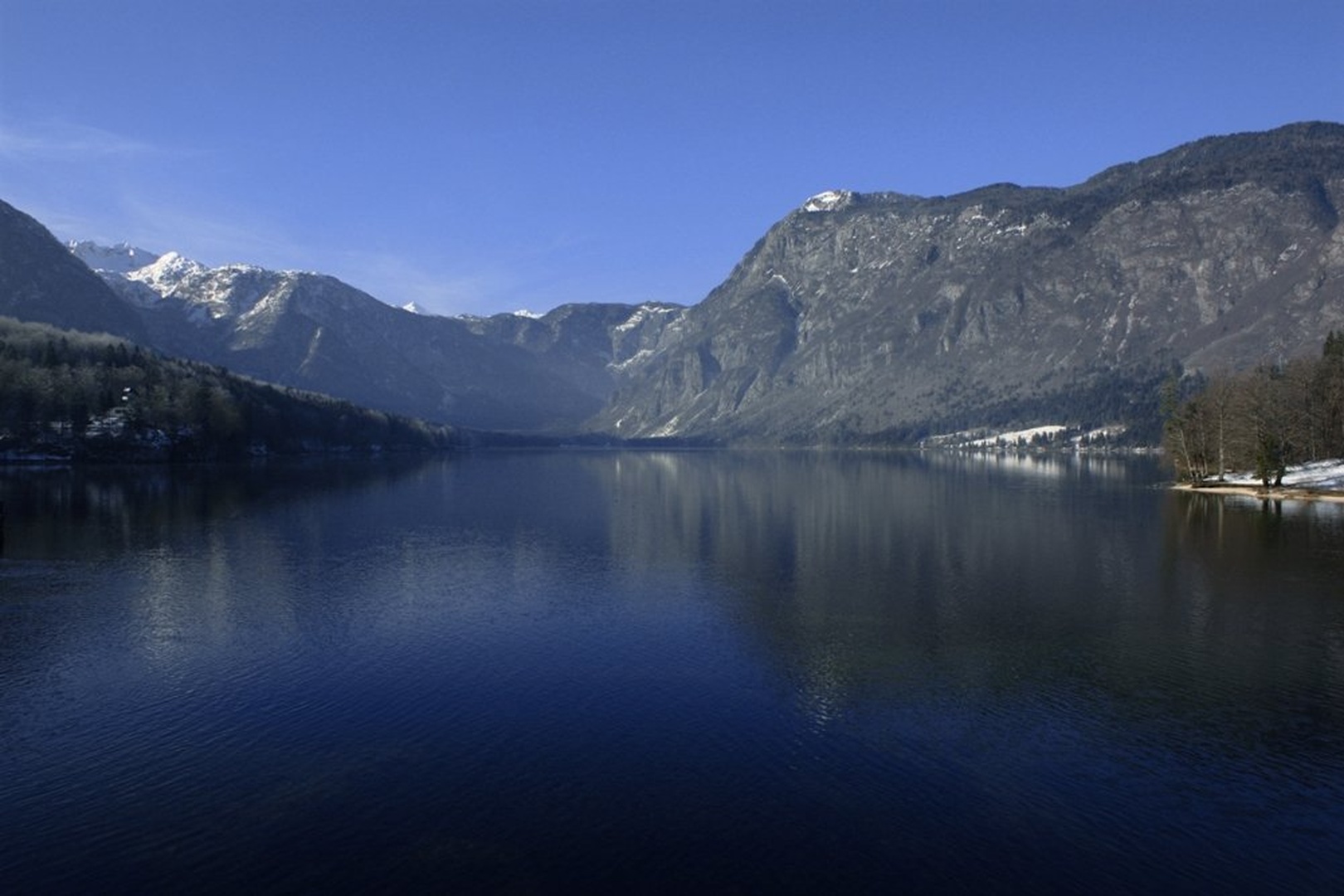 Bohinjsko jezero by Žiga Debevec
