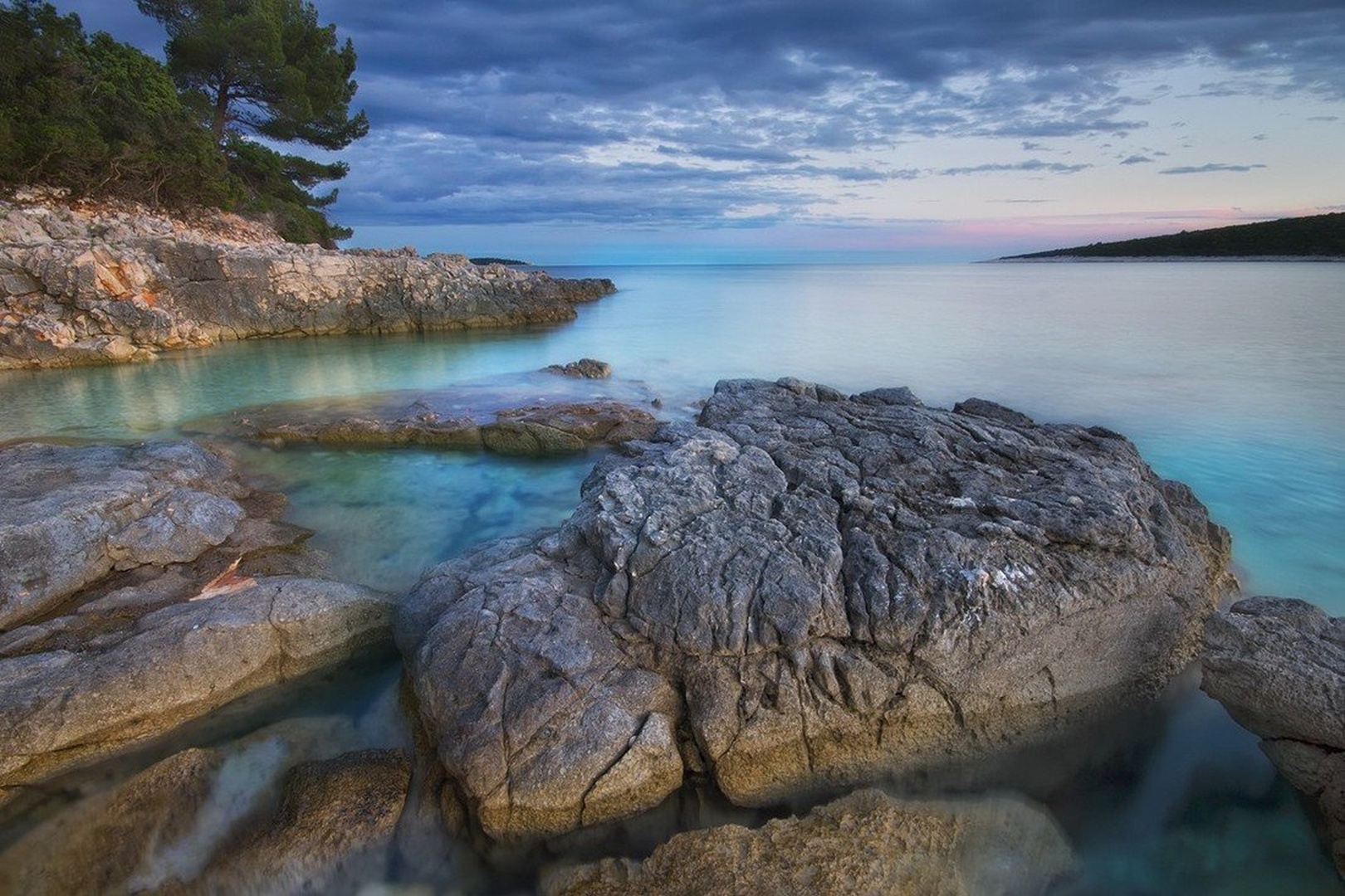 On the rocks by MKnor