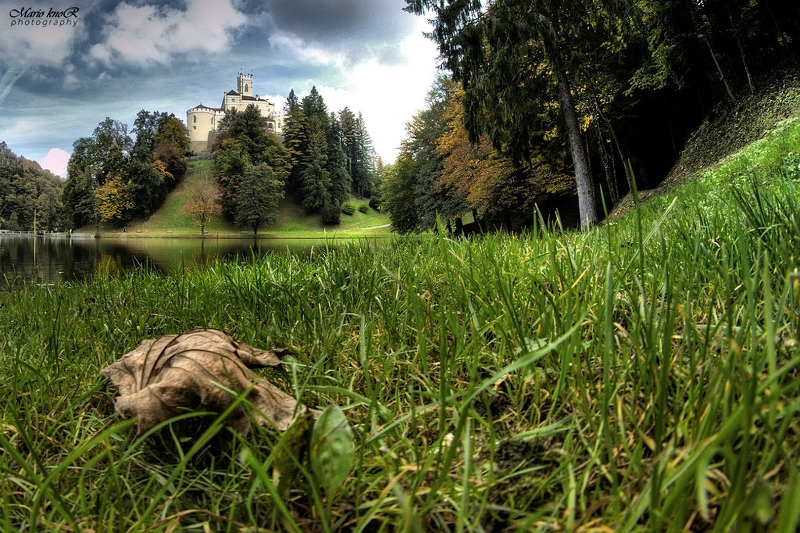 Sign of autumn by MKnor