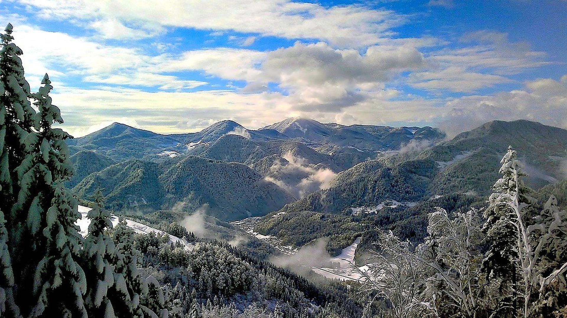 Pogled iz Dražgoške gore by stane gortnar