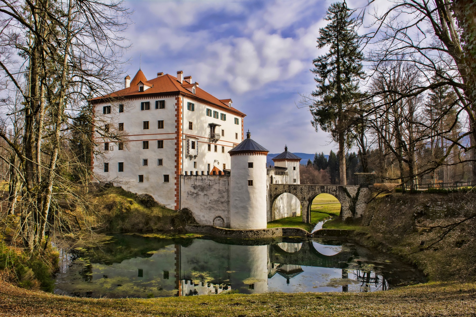 GRAD SNEŽNIK by stane gortnar