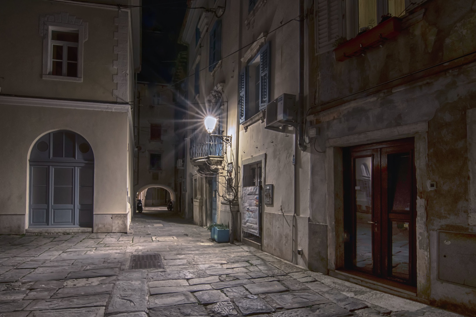 Ulice Pirana by stane gortnar