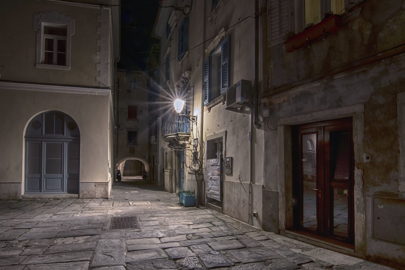 Ulice Pirana by stane gortnar