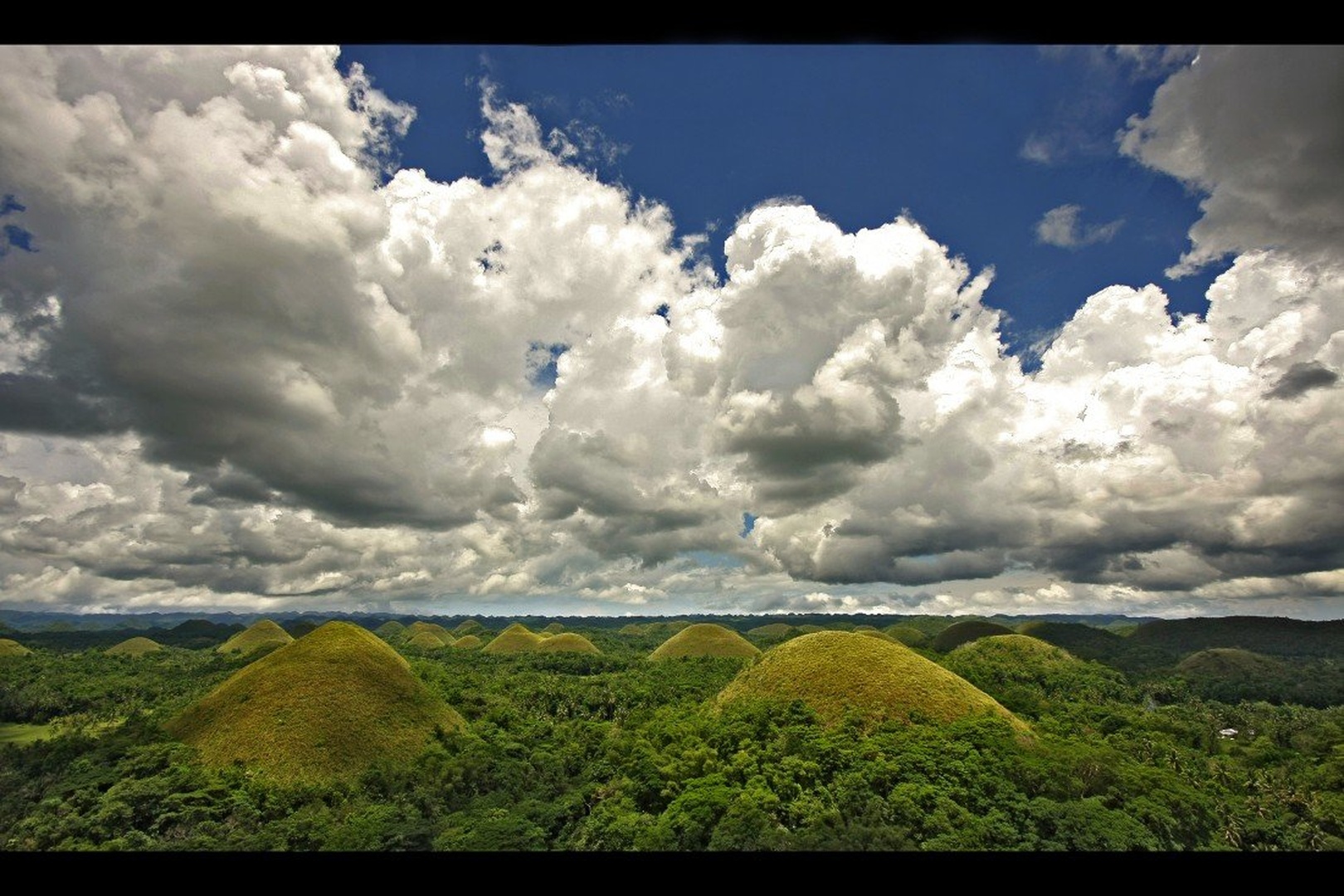 Chocolate hills - Bohol by Primož Jereb
