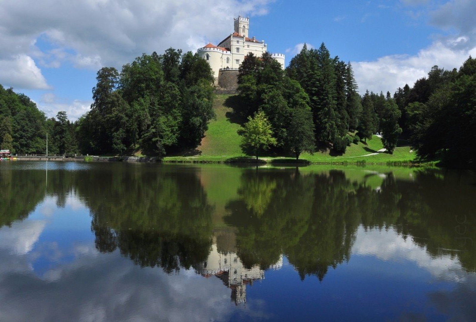 Dvorac Trakoščan by Dragutin Vrbanec