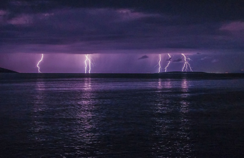 Five lightnings by Matej Šušteršič