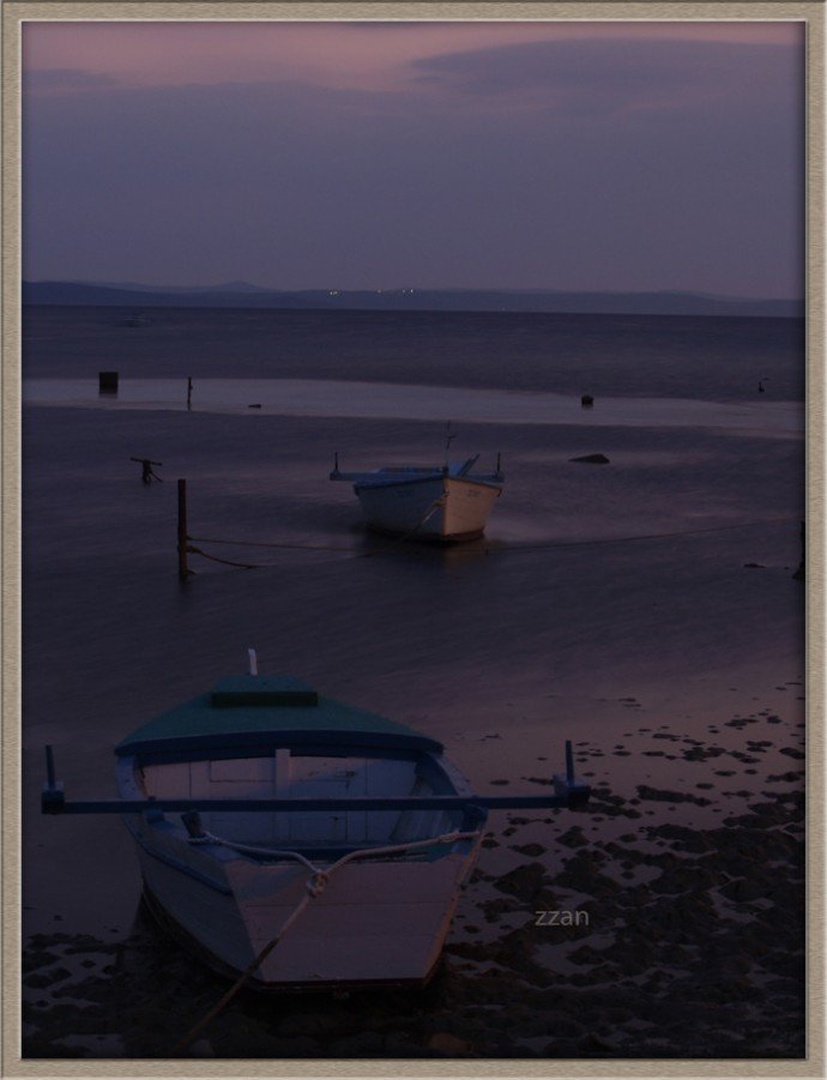 Čolna v mraku by Bojko