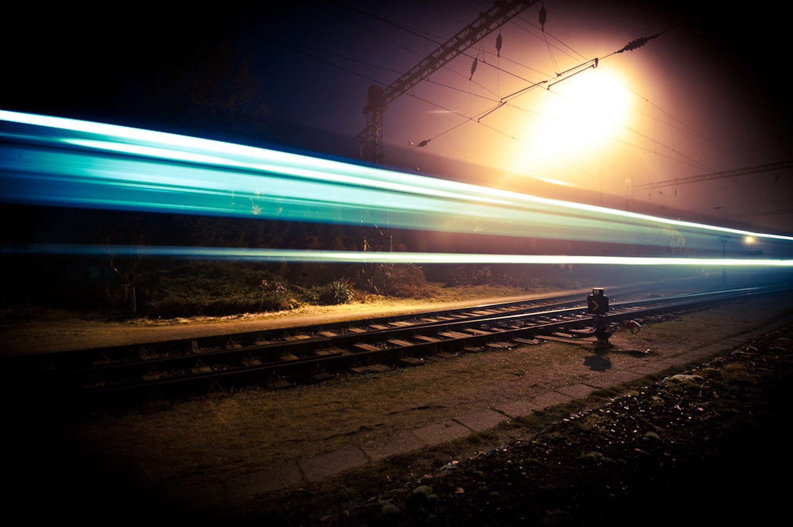 Passing train... by Zoran Vogrinčič